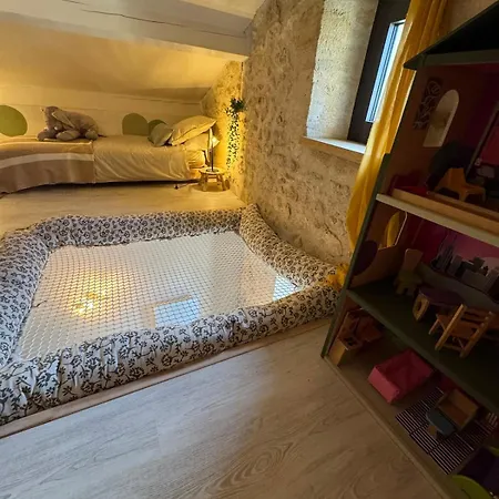 La Maisonnette D'emilion Вилла Naujan-et-Postiac