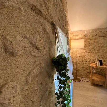 La Maisonnette D'emilion * Naujan-et-Postiac